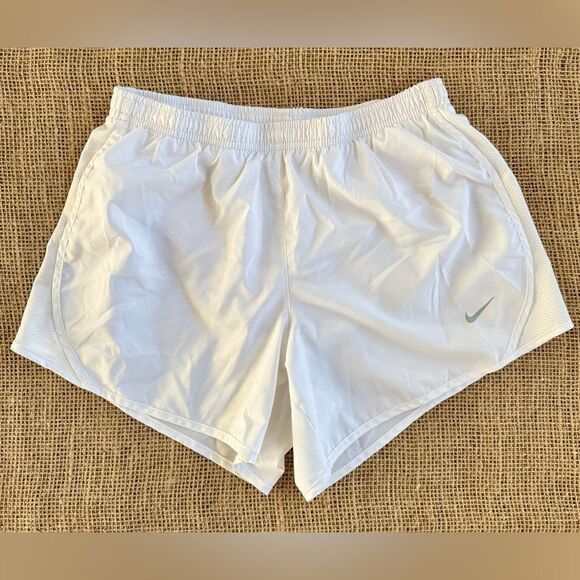 Girls Nike Gym Workout Running Shorts in white size large - Picture 1 of 10
